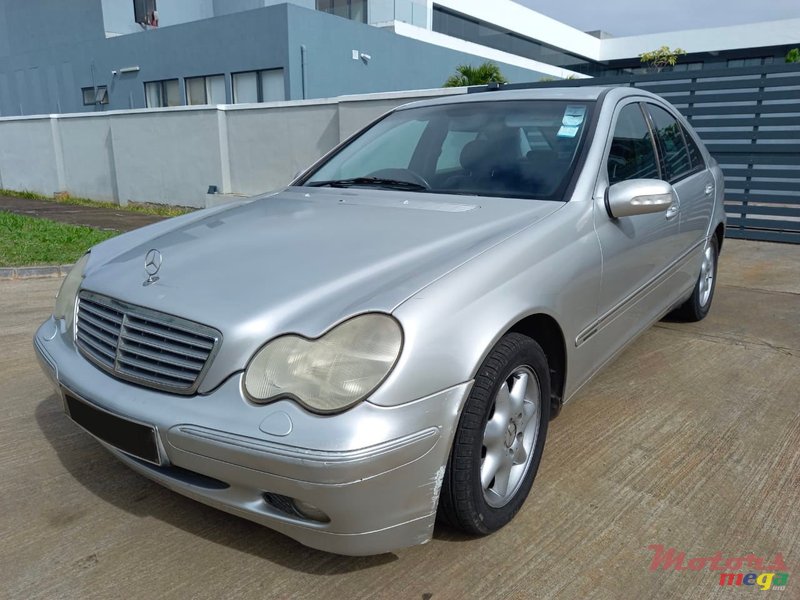 2001' Mercedes-Benz C 200 KOMPRESSO photo #2