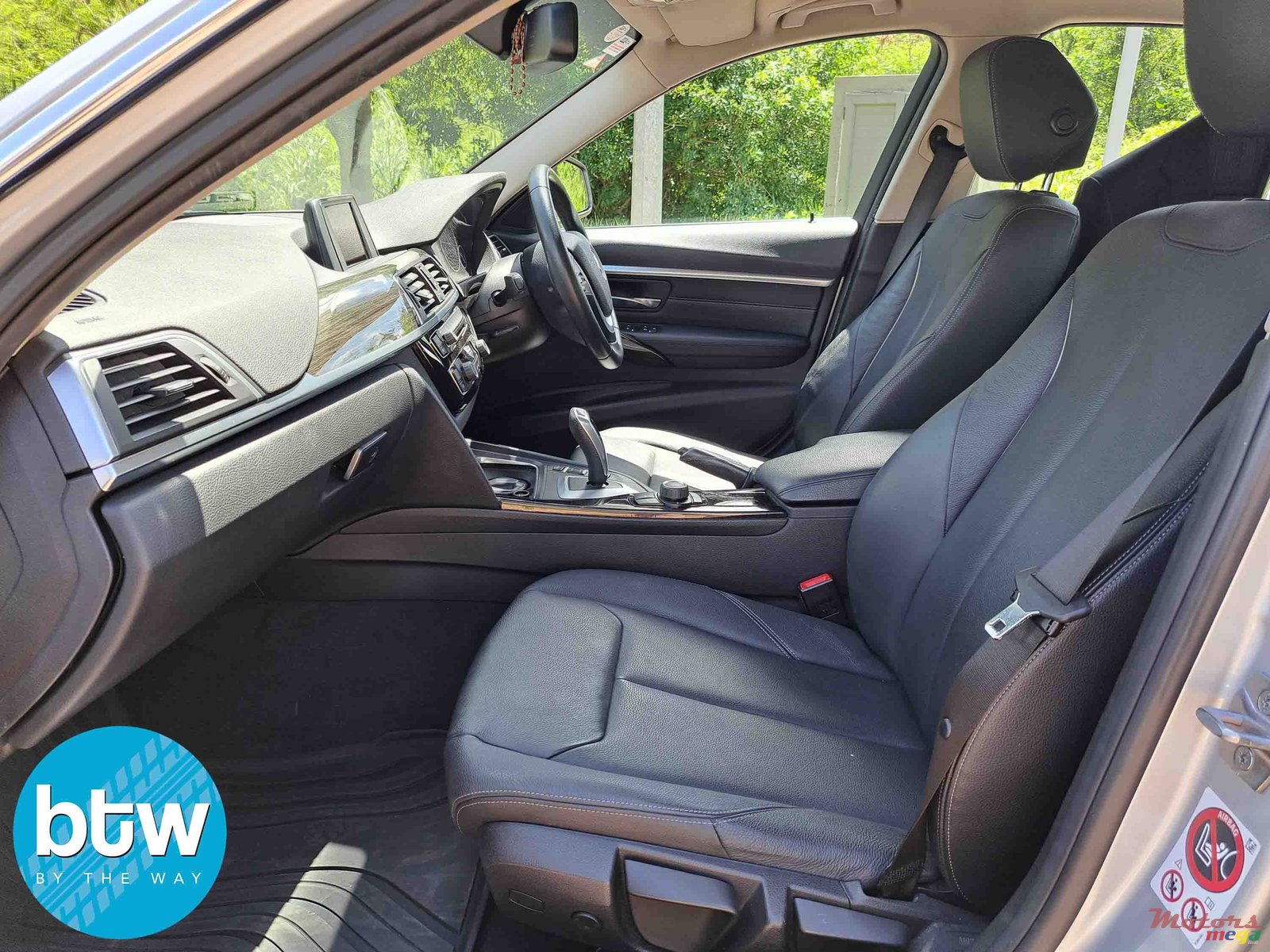 2017' BMW 318 Luxury photo #5