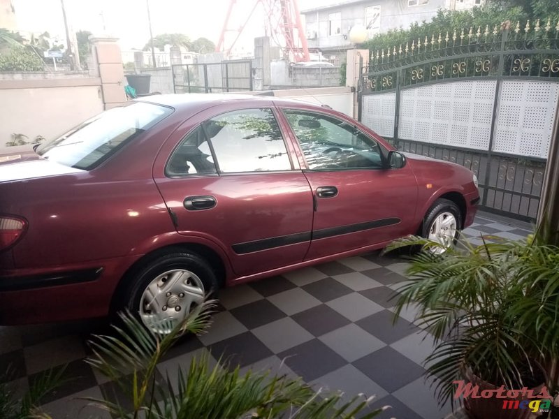 2001' Nissan Sunny photo #5