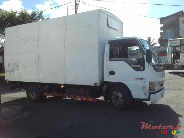 2003' Isuzu elf photo #1