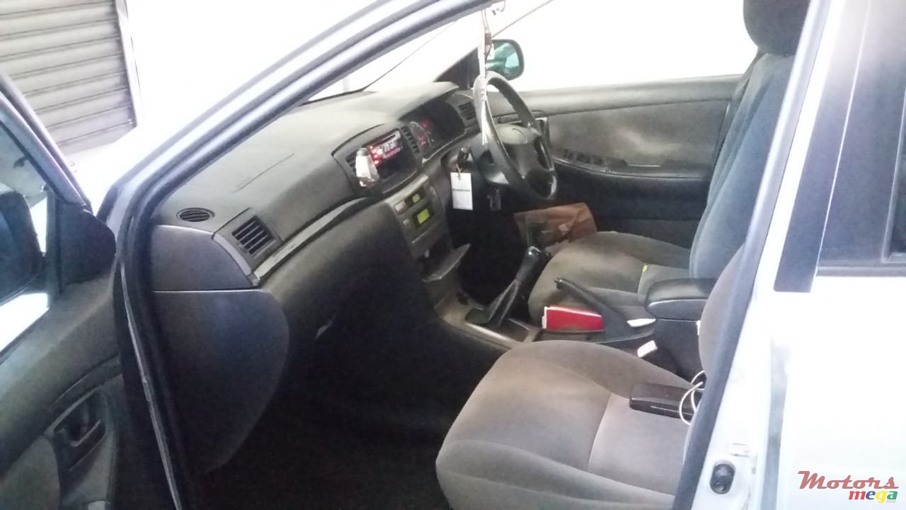 2005' Toyota Corolla photo #6