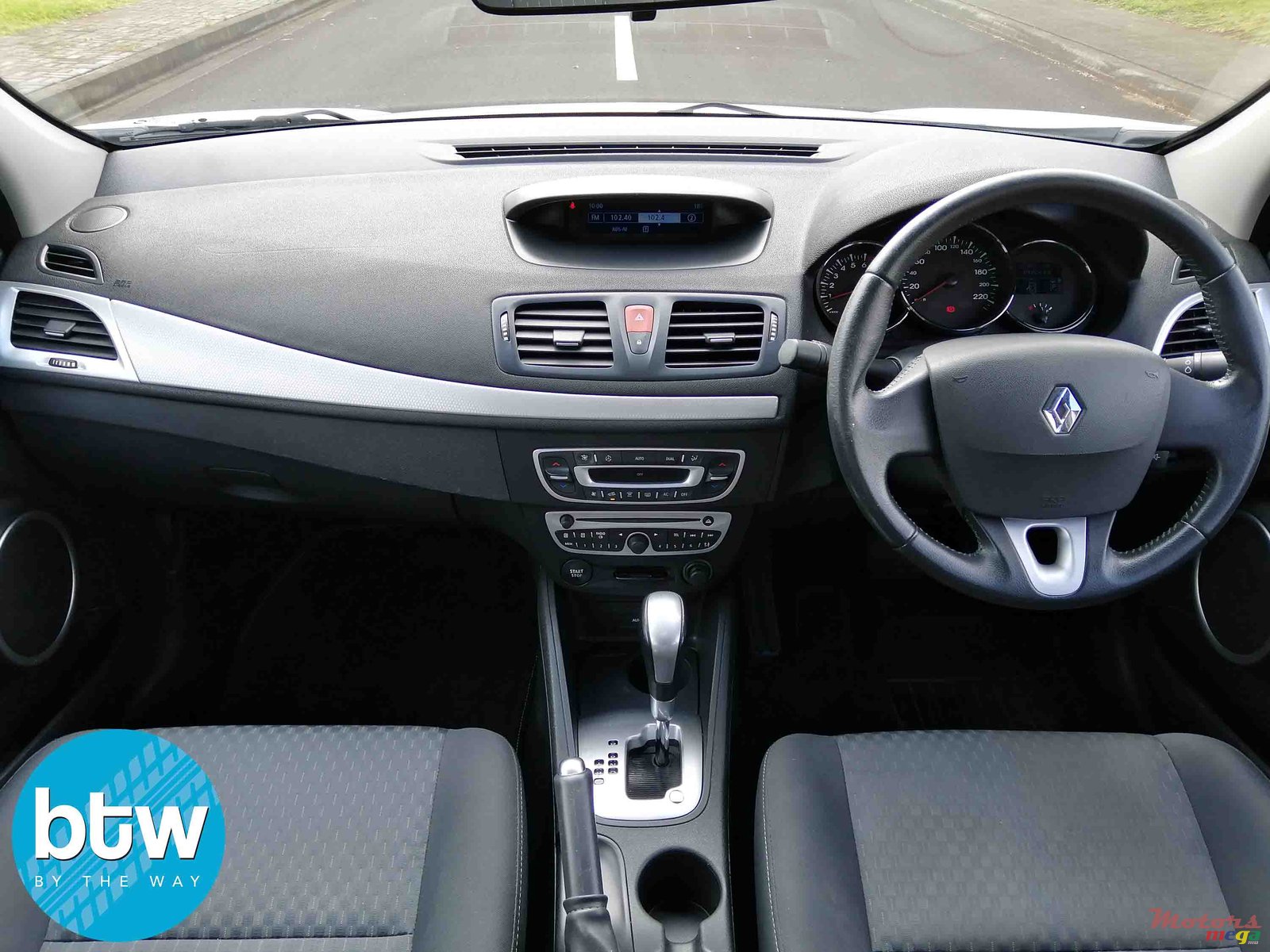 2012' Renault Fluence Automatic photo #6