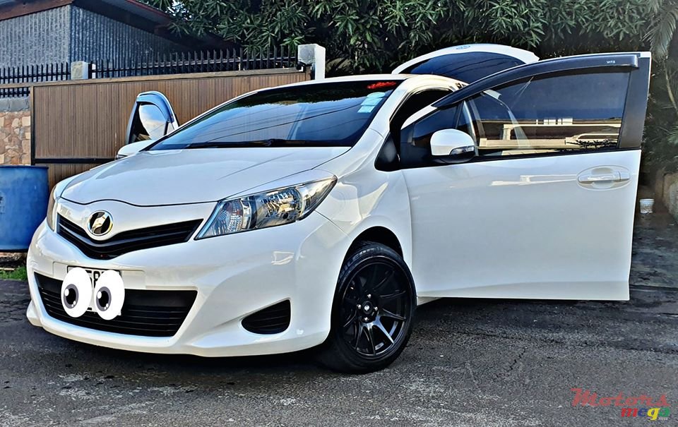 2012' Toyota Vitz photo #1