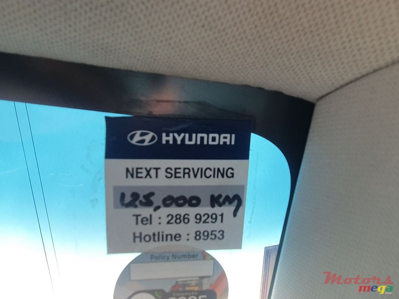2012' Hyundai Elantra photo #2