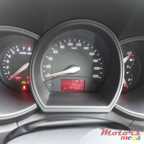 2015' Kia Rio Saloon photo #3