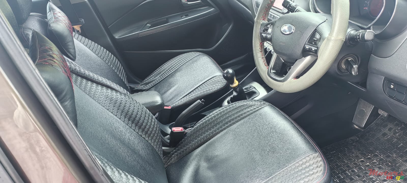 2013' Kia Rio photo #5