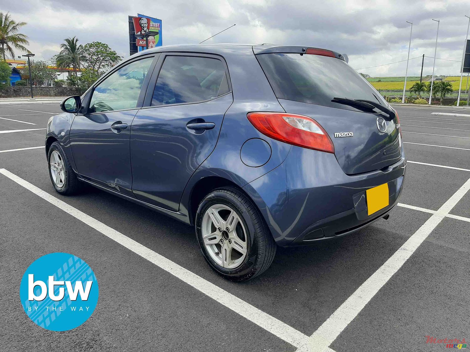 2010' Mazda Demio photo #3