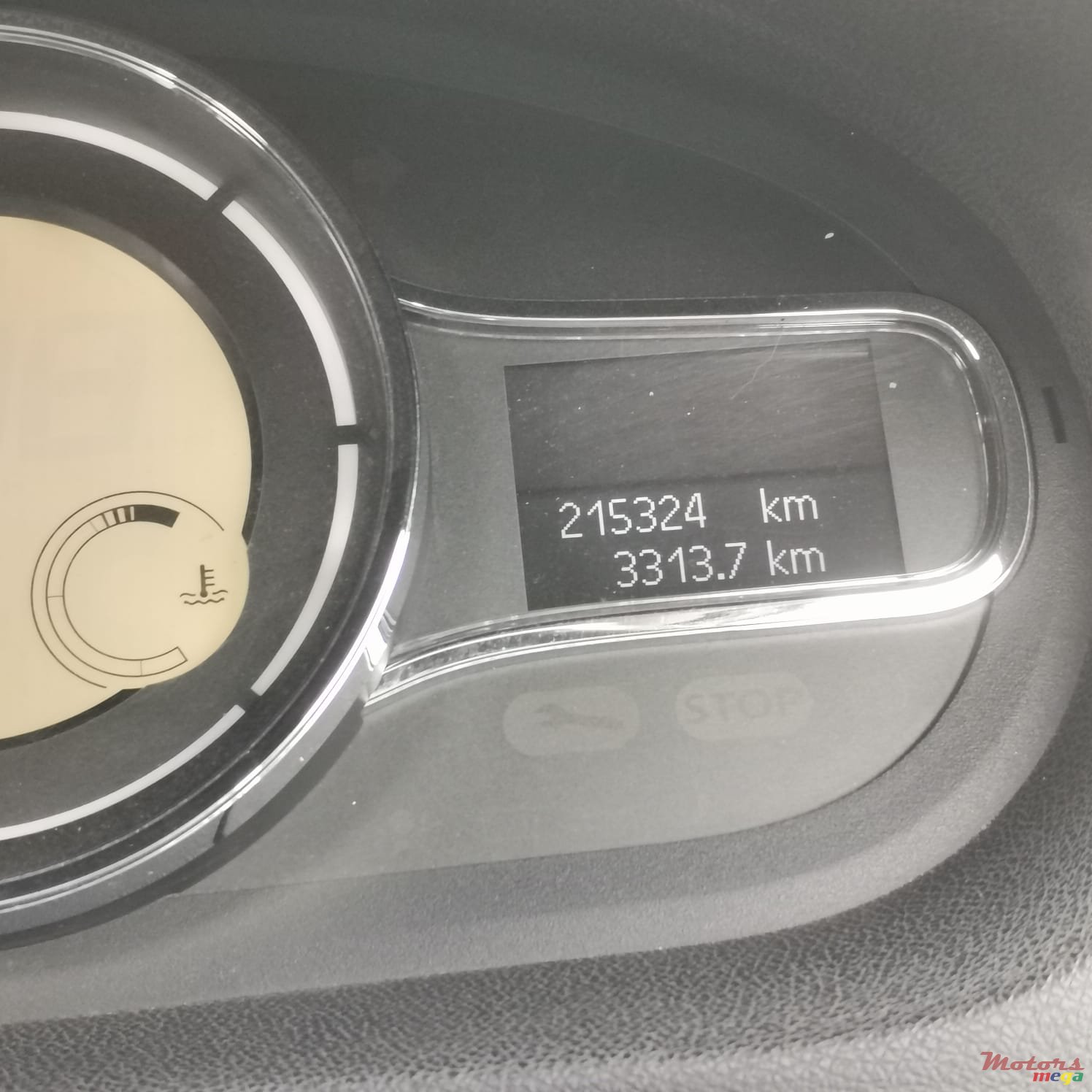 2011' Renault Megane photo #1