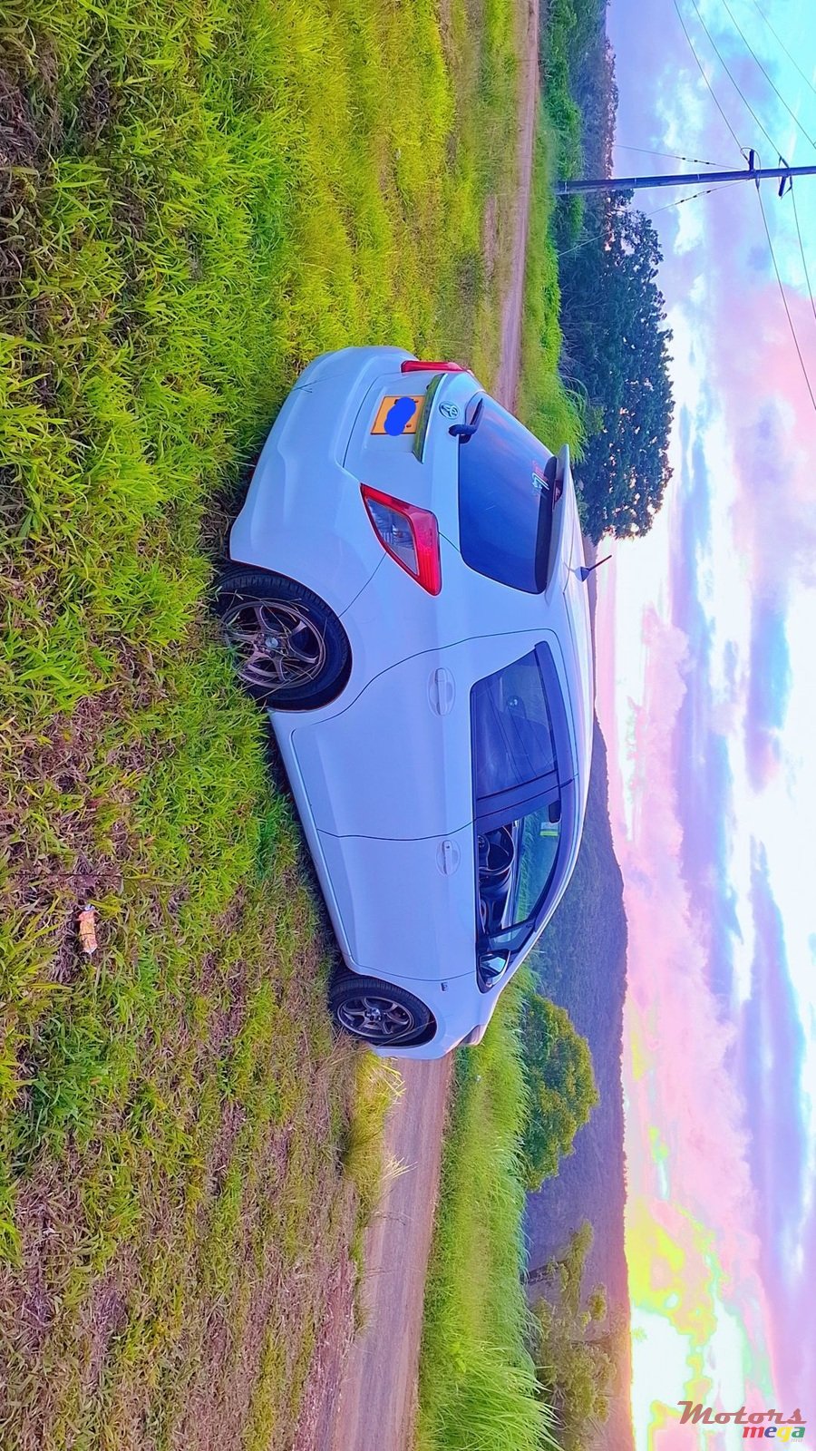 2013' Toyota Vitz photo #3