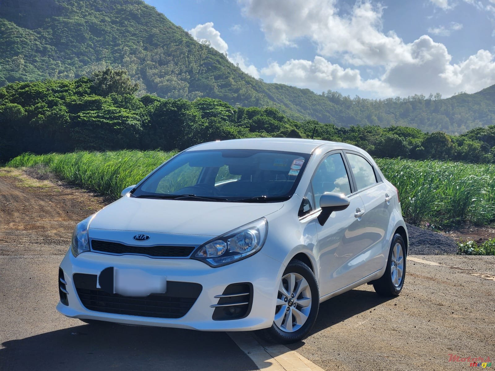 2016' Kia Rio photo #1
