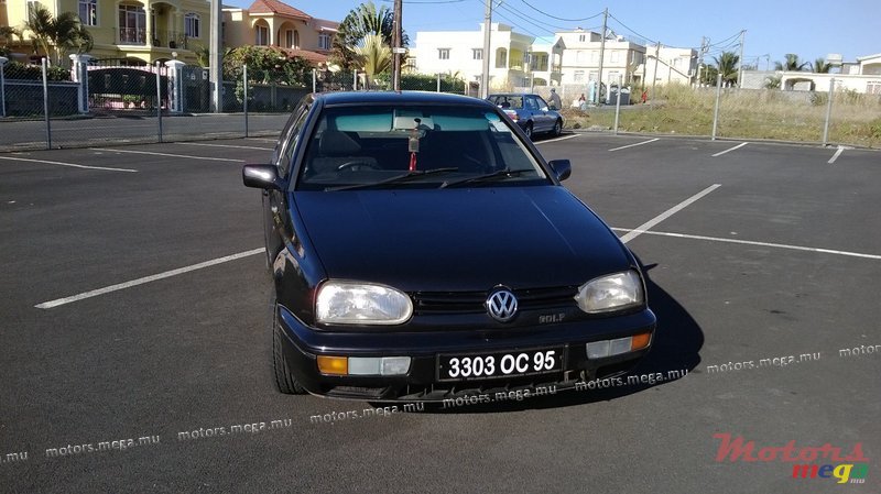 1995' Volkswagen Golf photo #1