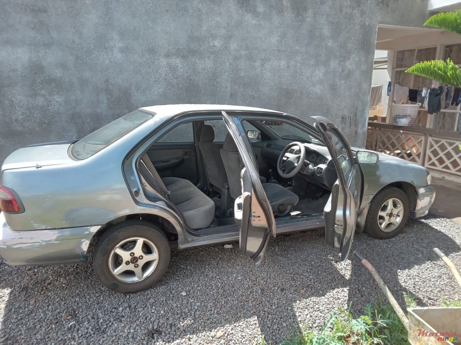 1995' Nissan 1400 photo #5