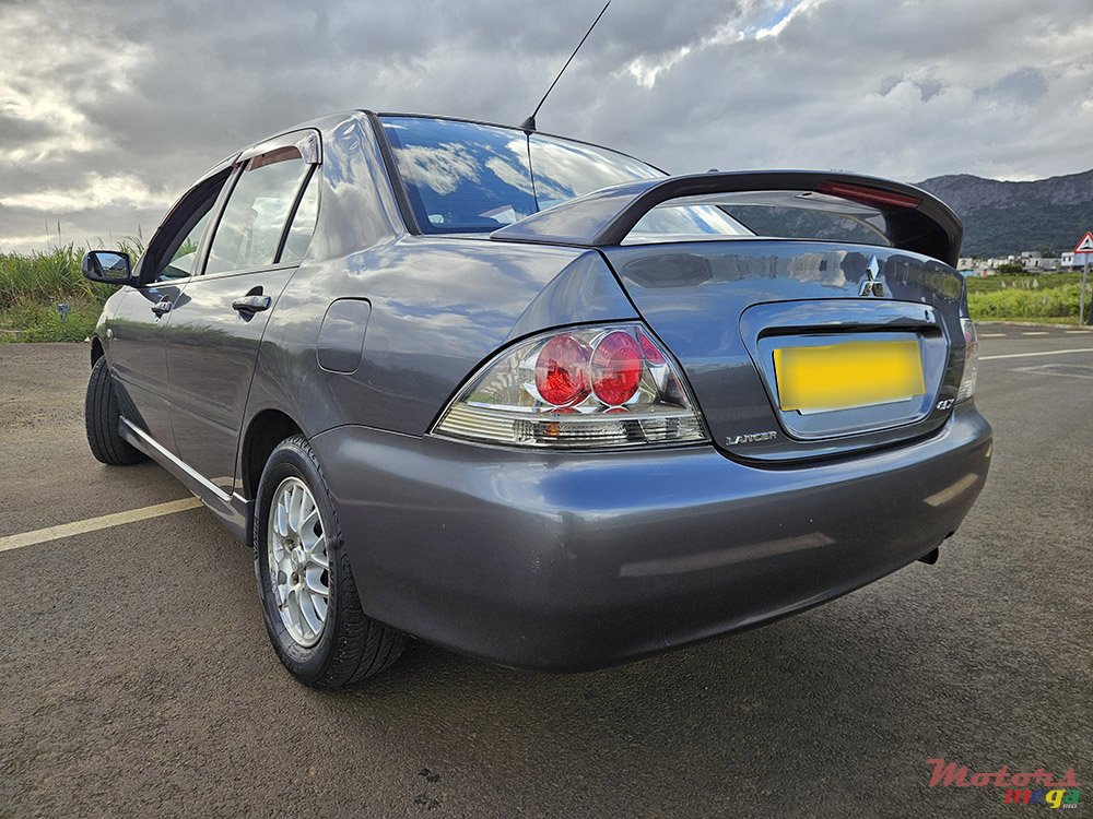 2006' Mitsubishi Lancer GLX photo #3