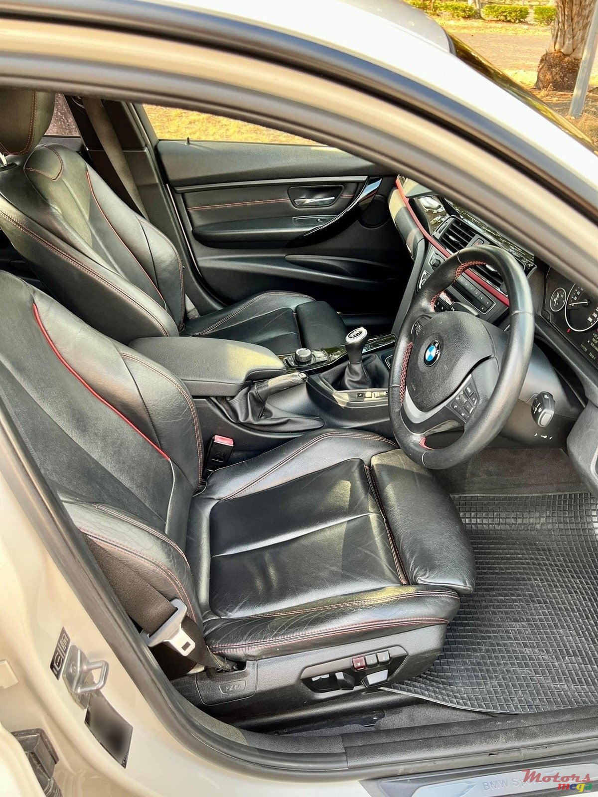 2013' BMW 328 photo #6