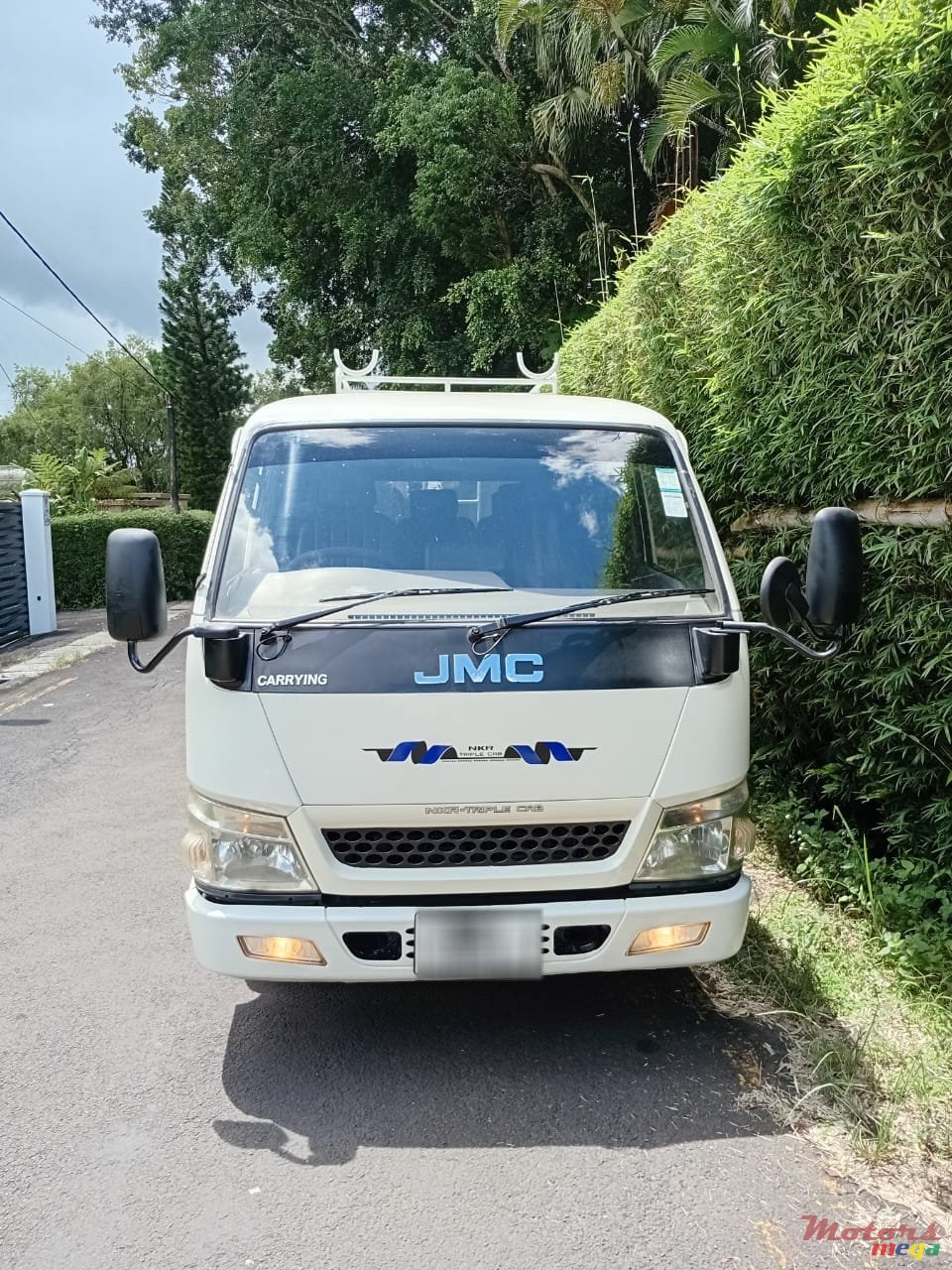 2016' JMC CARRYING 9 SEATER TRUCK photo #1