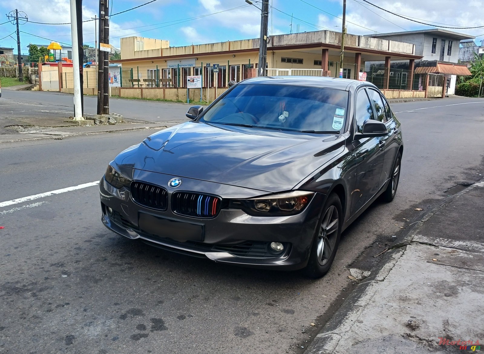 2012' BMW 3 Series Sedan 320i or Exchange photo #4