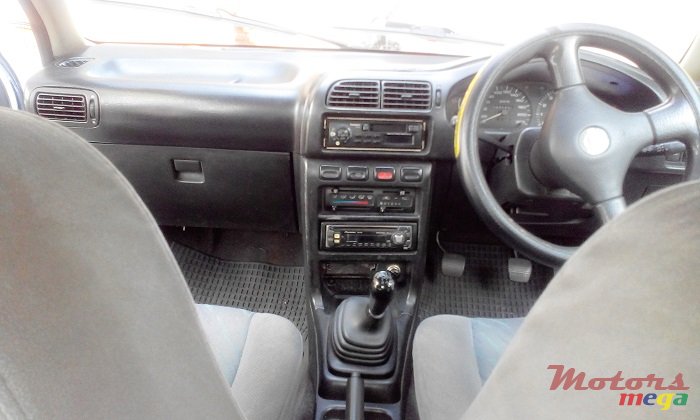 1997' Nissan Sentra photo #2