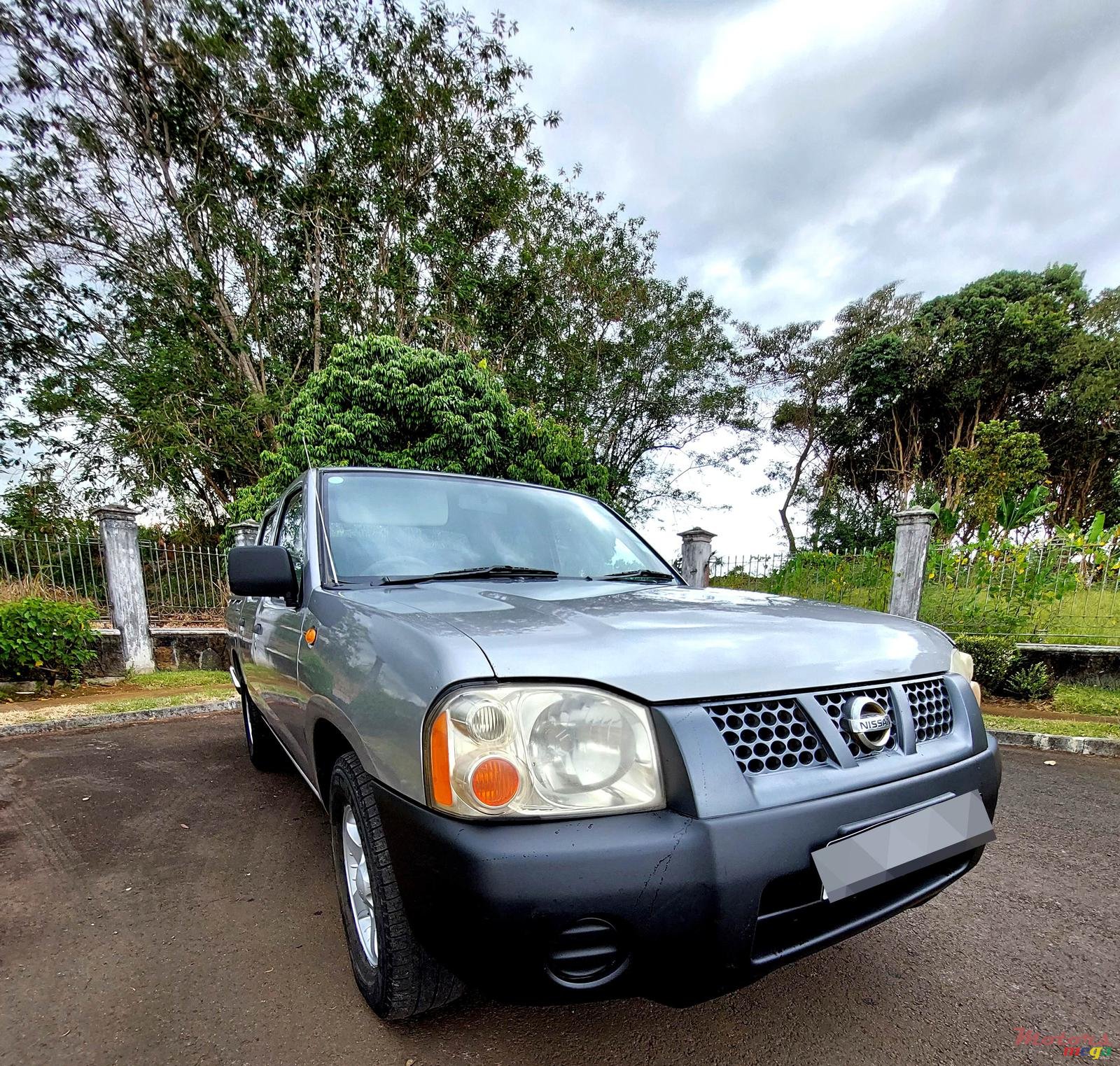2010' Nissan Navara photo #2