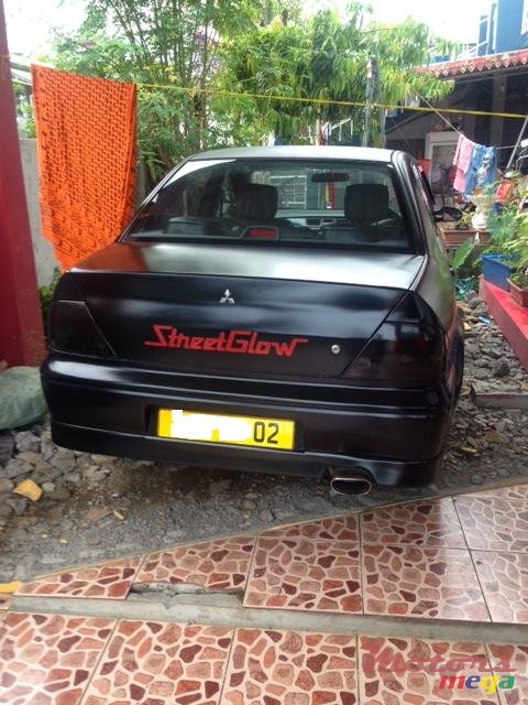 2002' Mitsubishi Lancer photo #4