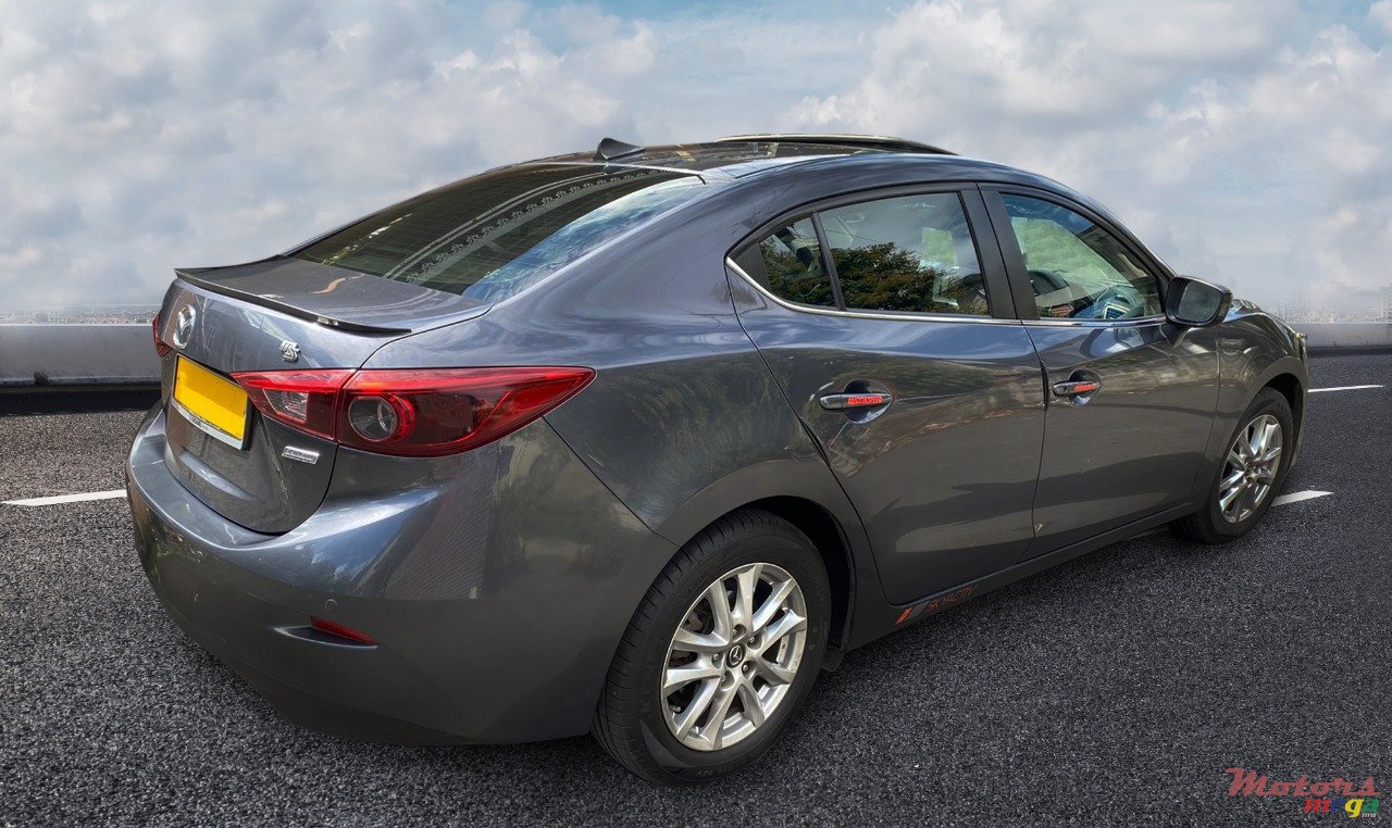 2015' Mazda 3 photo #3