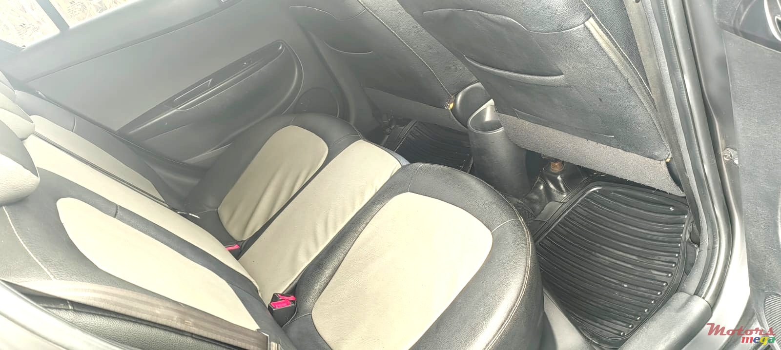 2012' Hyundai i20 photo #7