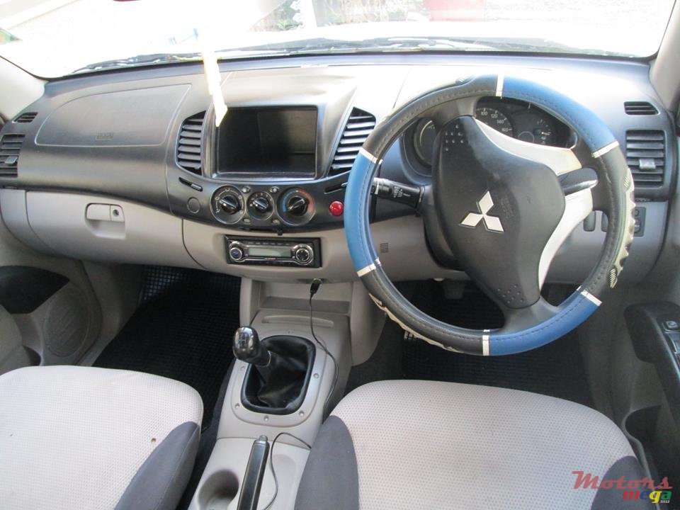 2010' Mitsubishi L 200 Sportero photo #6