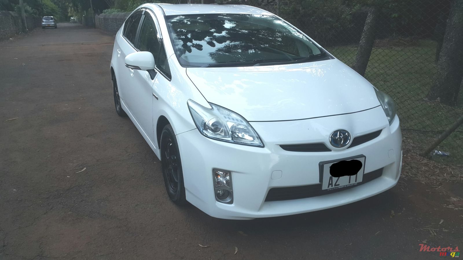 2011' Toyota Prius photo #1