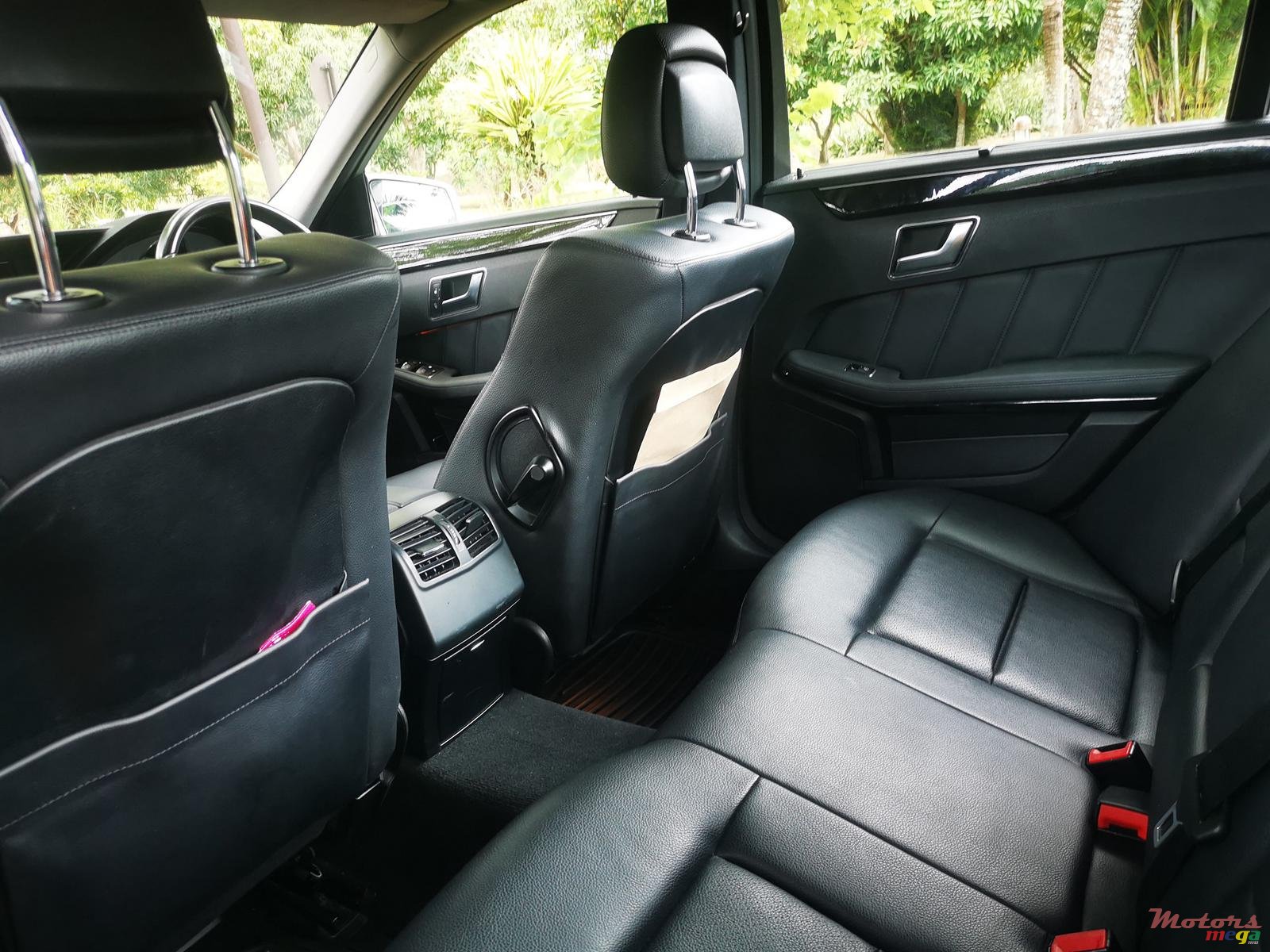 2012' Mercedes-Benz E-Class E250 photo #5