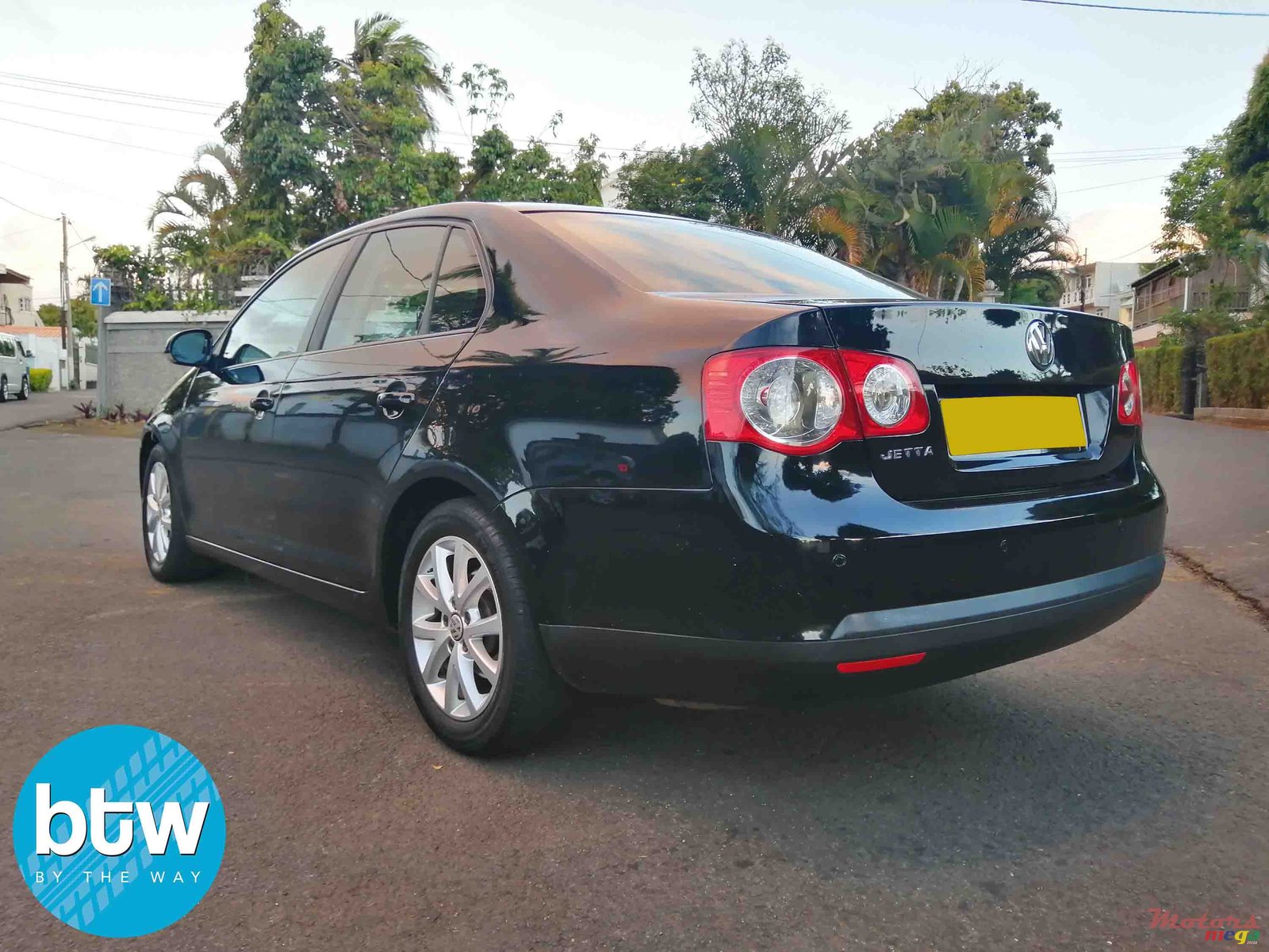 2012' Volkswagen Jetta photo #3