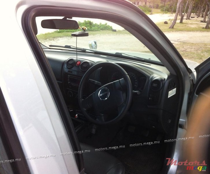 2009' Isuzu kb250 Dteq photo #2