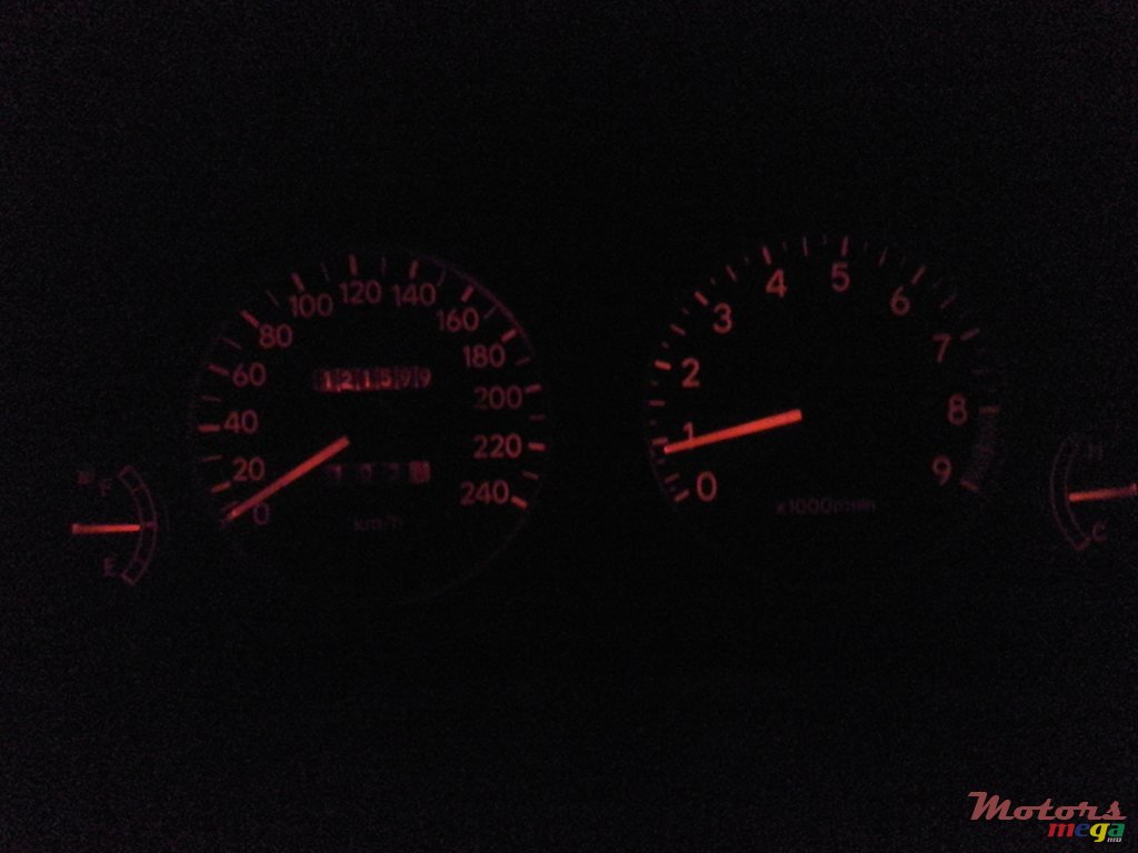 2003' Toyota Corolla RXI photo #5