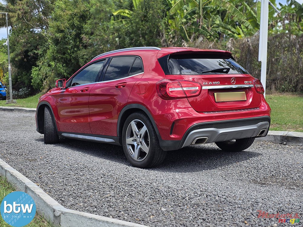 2014' Mercedes-Benz GLA 180 AMG photo #3
