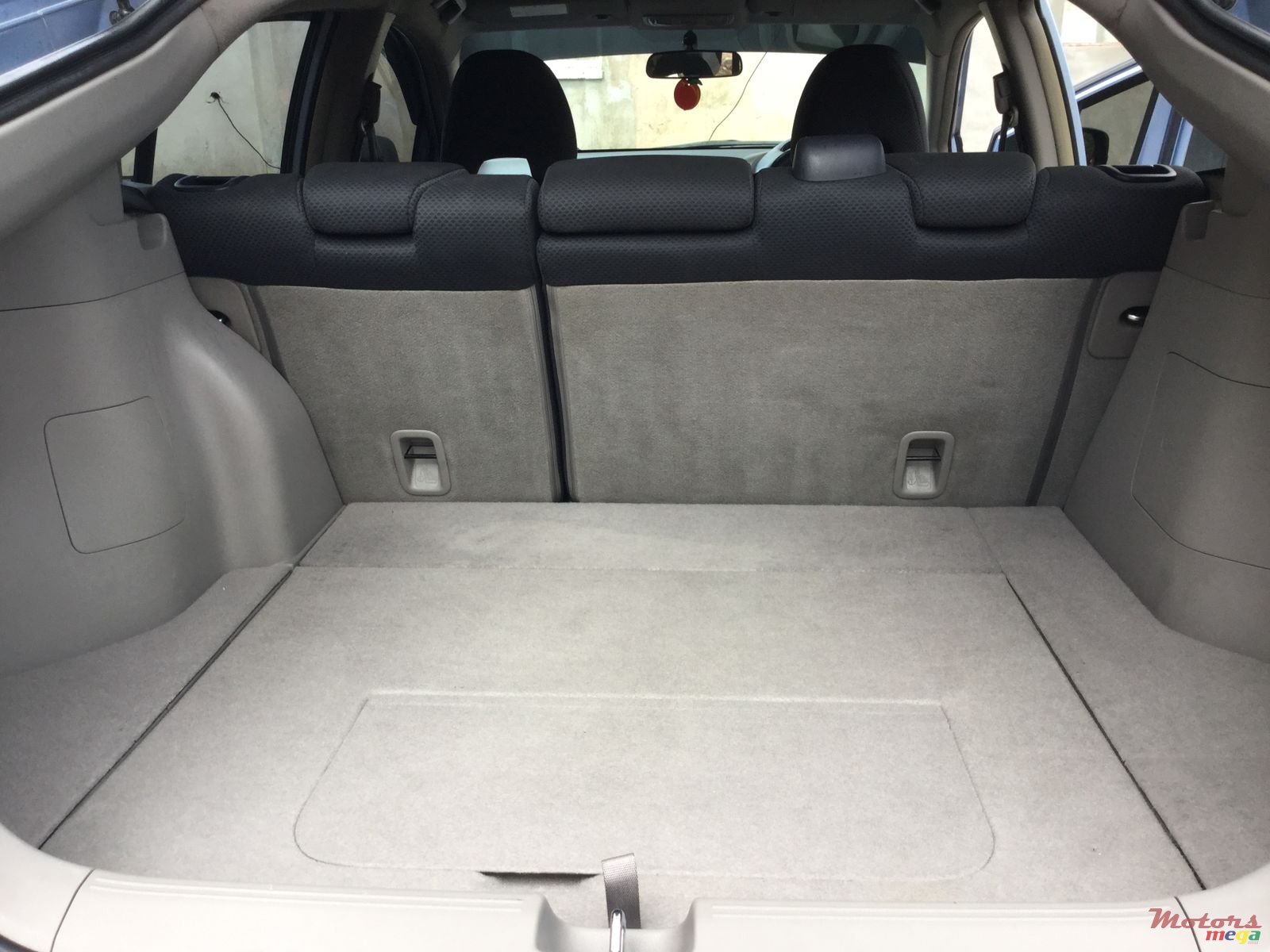 2010' Honda Insight photo #6