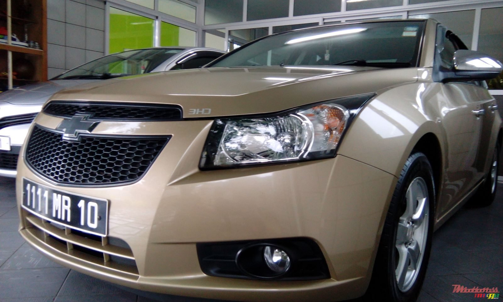 2010' Chevrolet Cruze LT photo #2