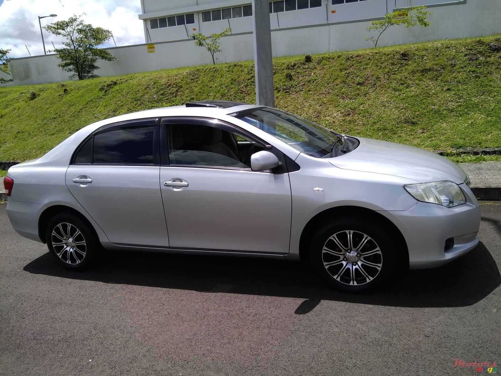 2010' Toyota Axio photo #4