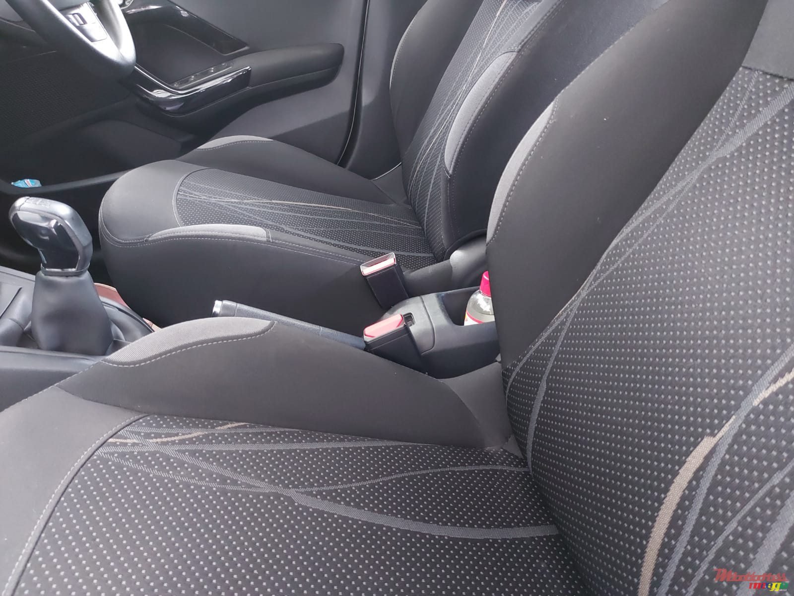 2012' Peugeot 208 photo #7