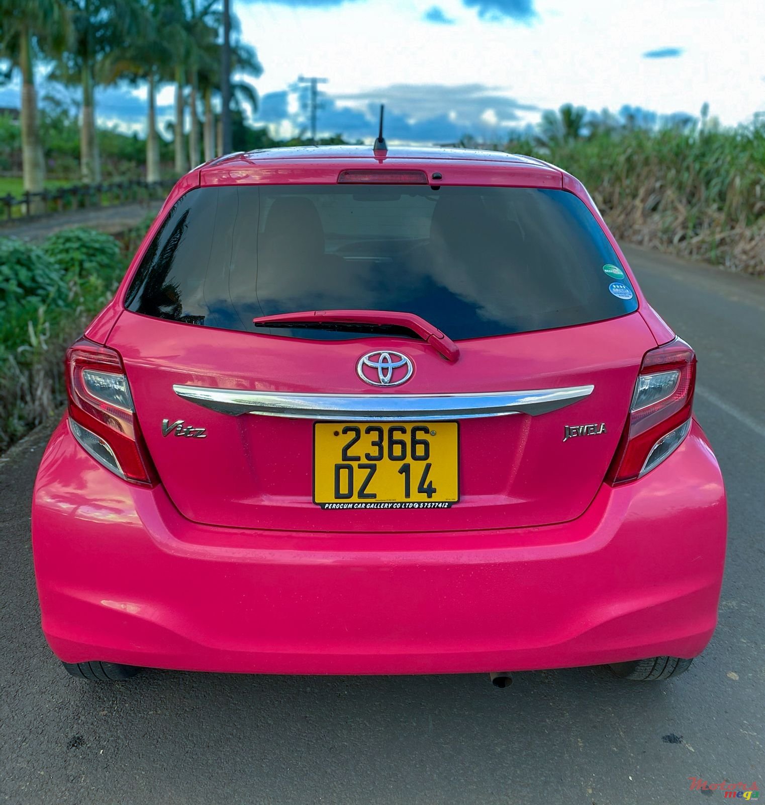 2014' Toyota Vitz 1300 cc photo #3