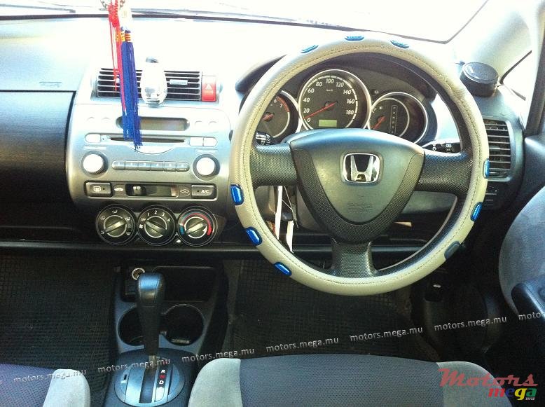 2002' Honda Fit photo #3