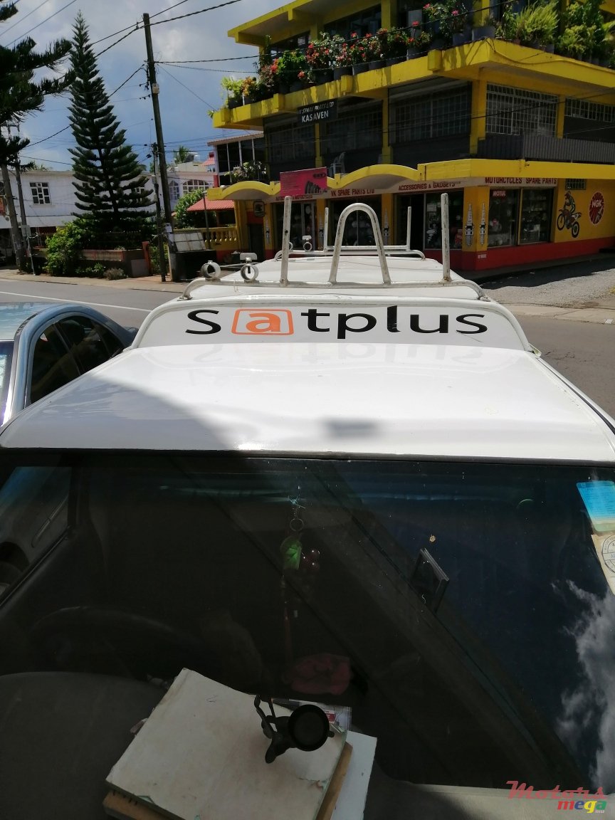 2001' Isuzu photo #3