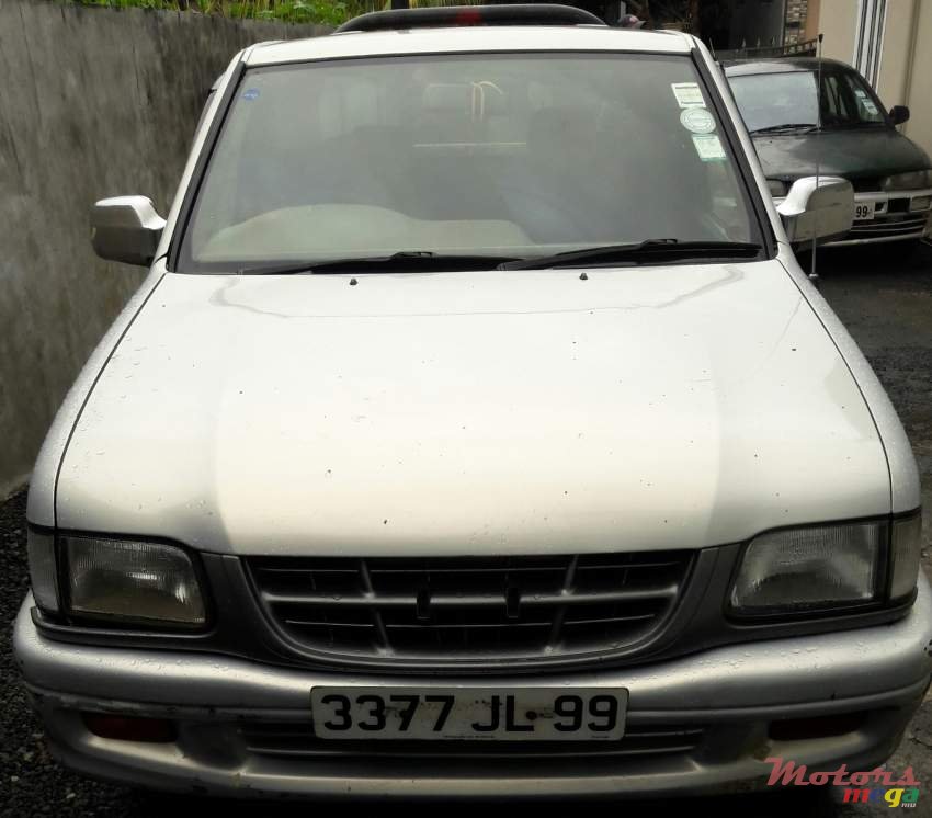 1999' Isuzu D-Max photo #1