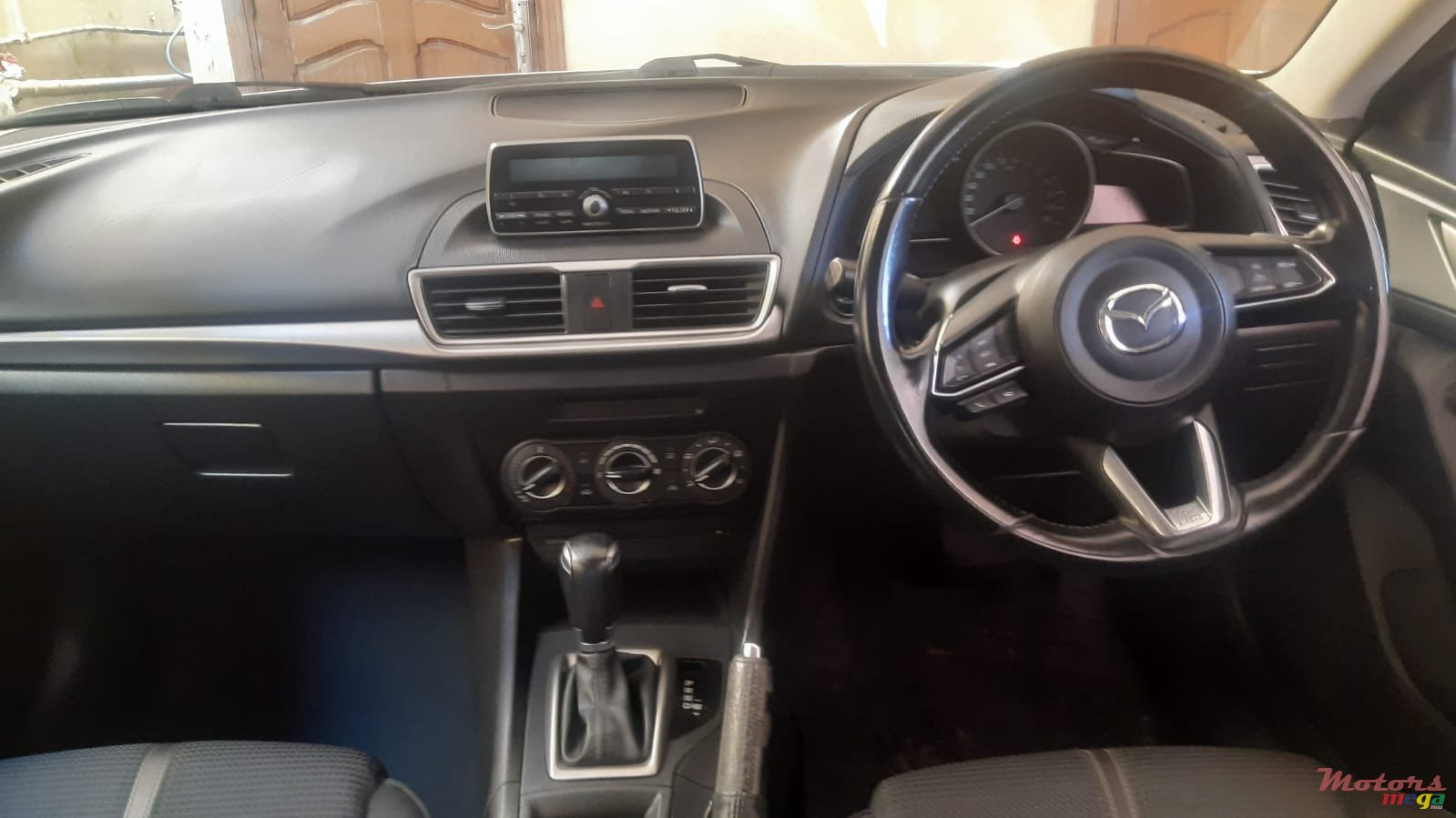 2017' Mazda 3 photo #4