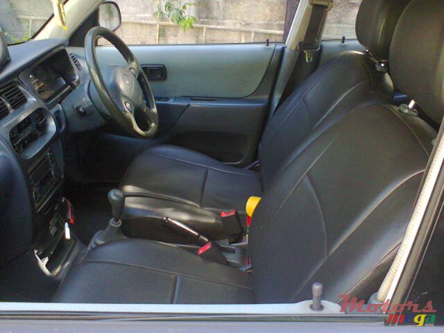 2001' Toyota photo #2