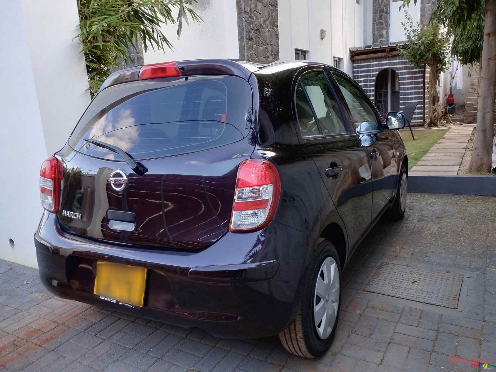 2013' Nissan March photo #5