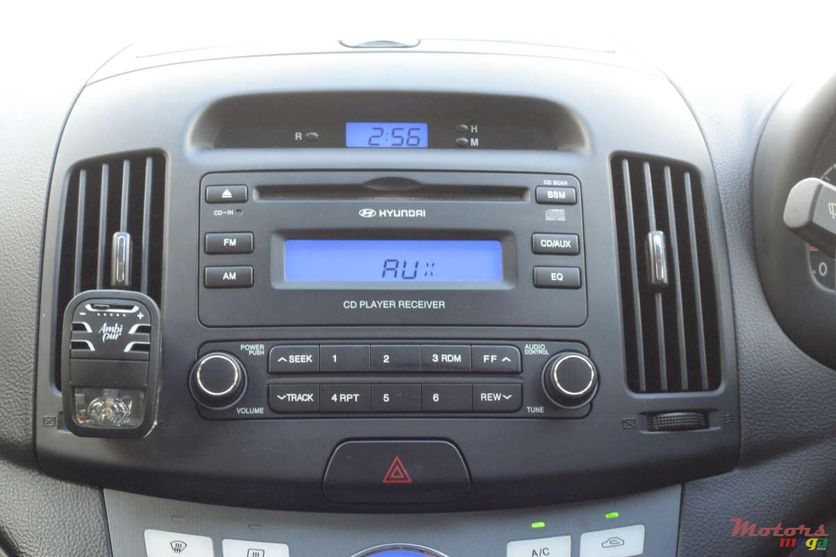 2008' Hyundai Elantra photo #4