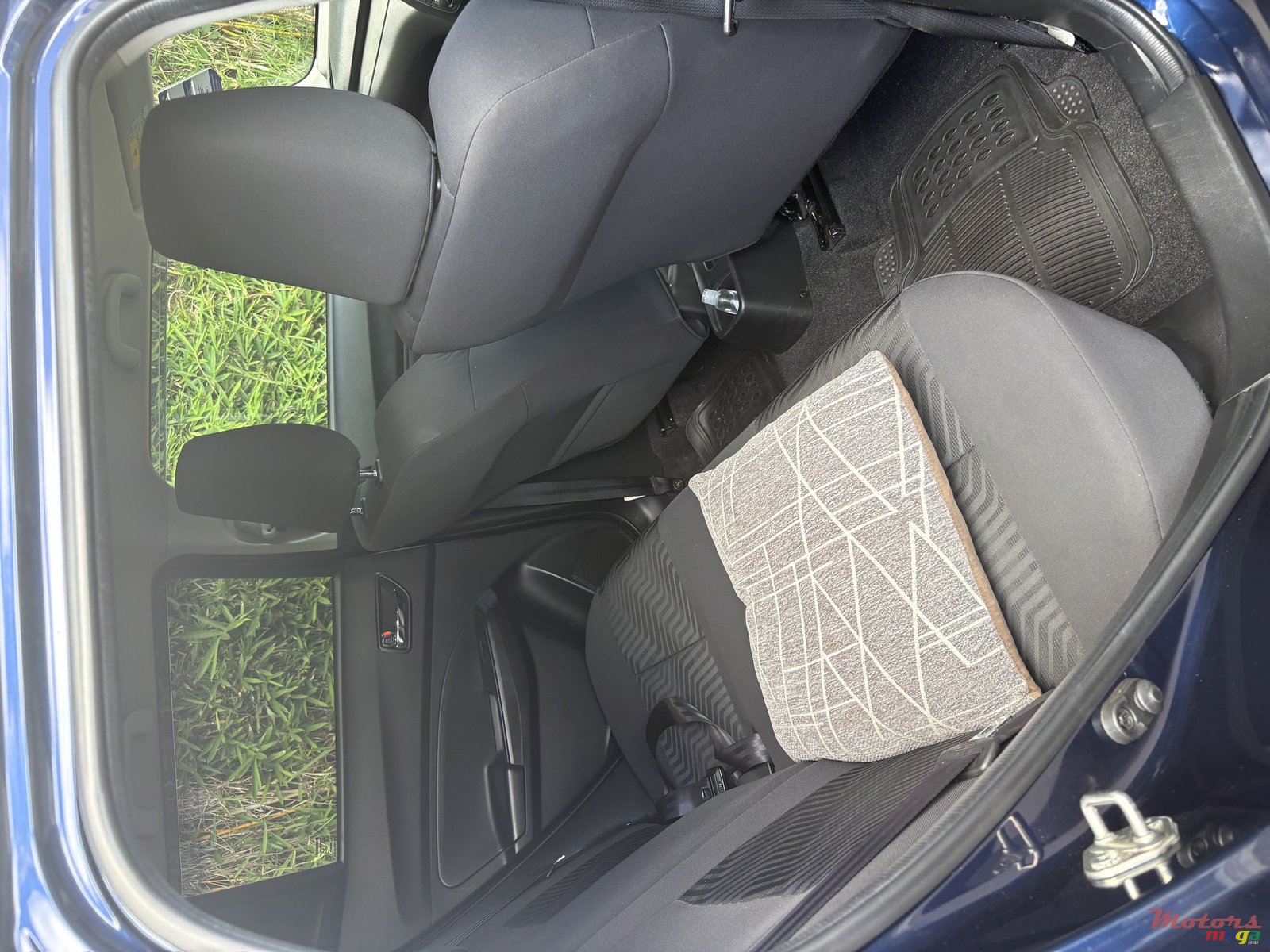 2020' Suzuki Swift GLX photo #5