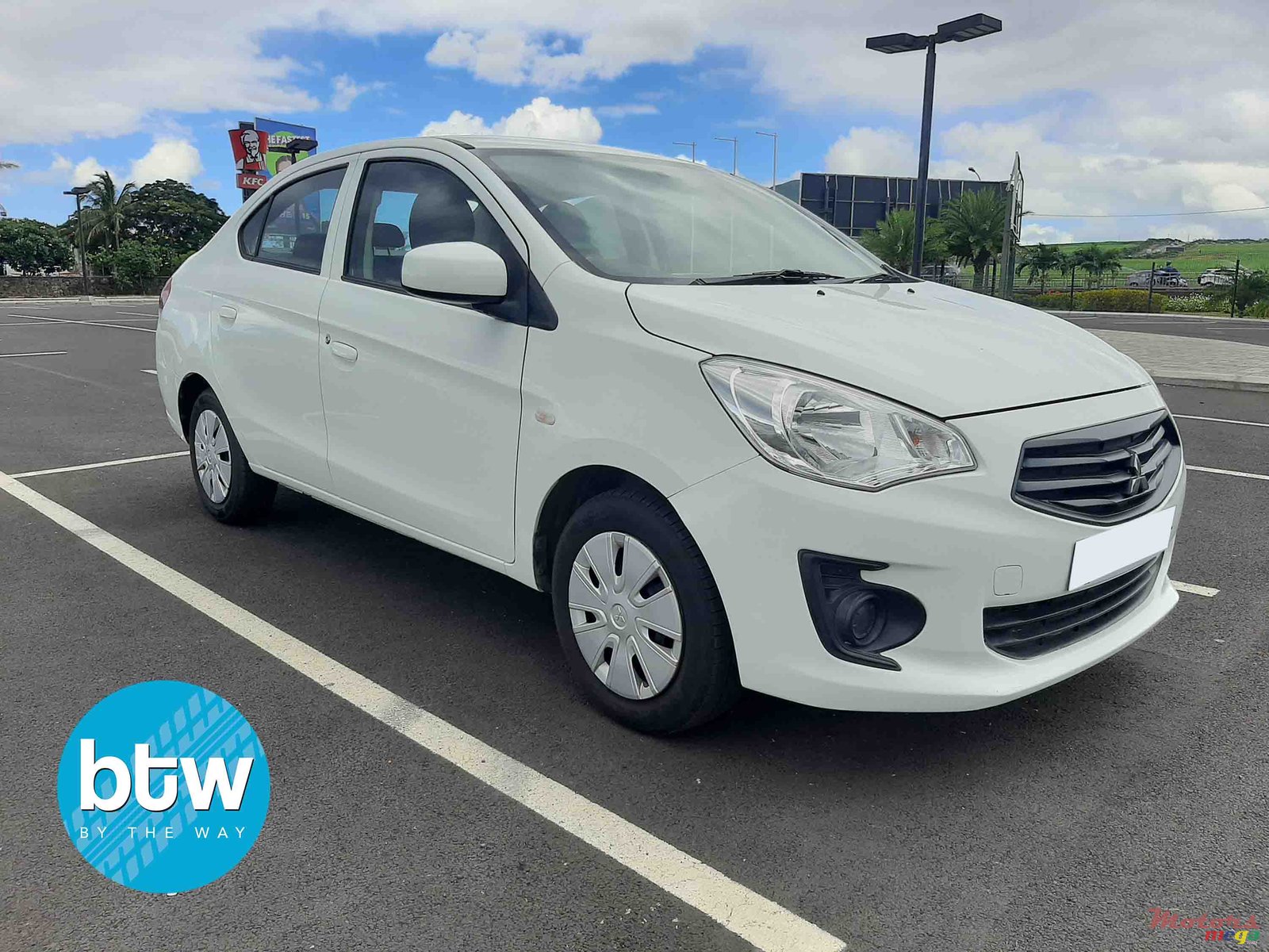 2016' Mitsubishi photo #1