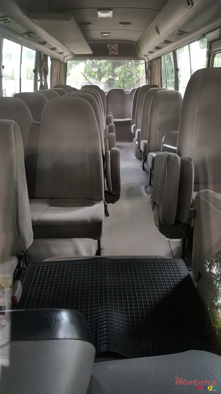 2005' Toyota photo #2