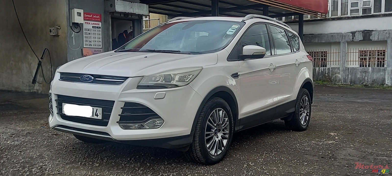 2014' Ford Kuga photo #2