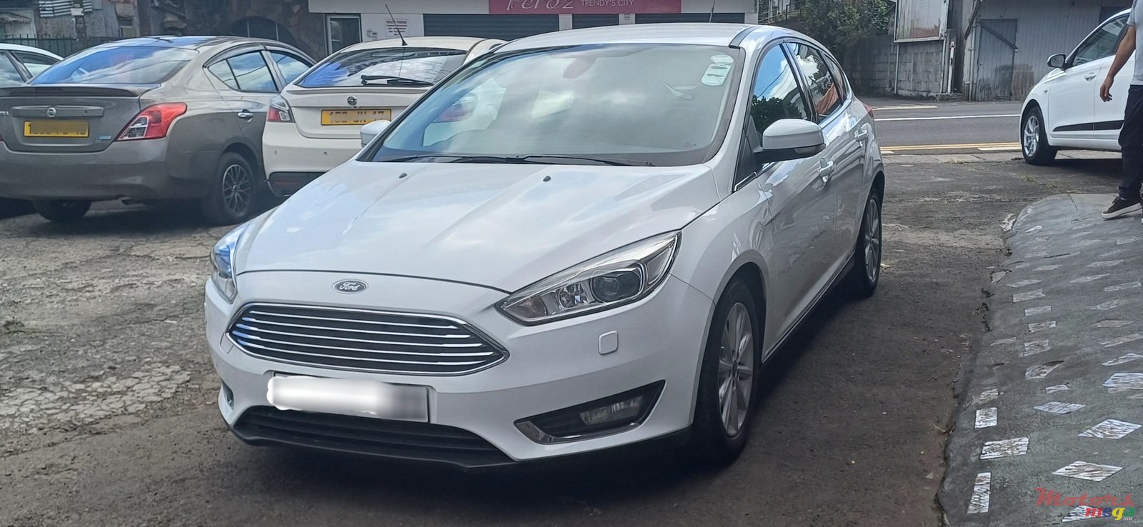 2017' Ford Focus Titanium photo #1