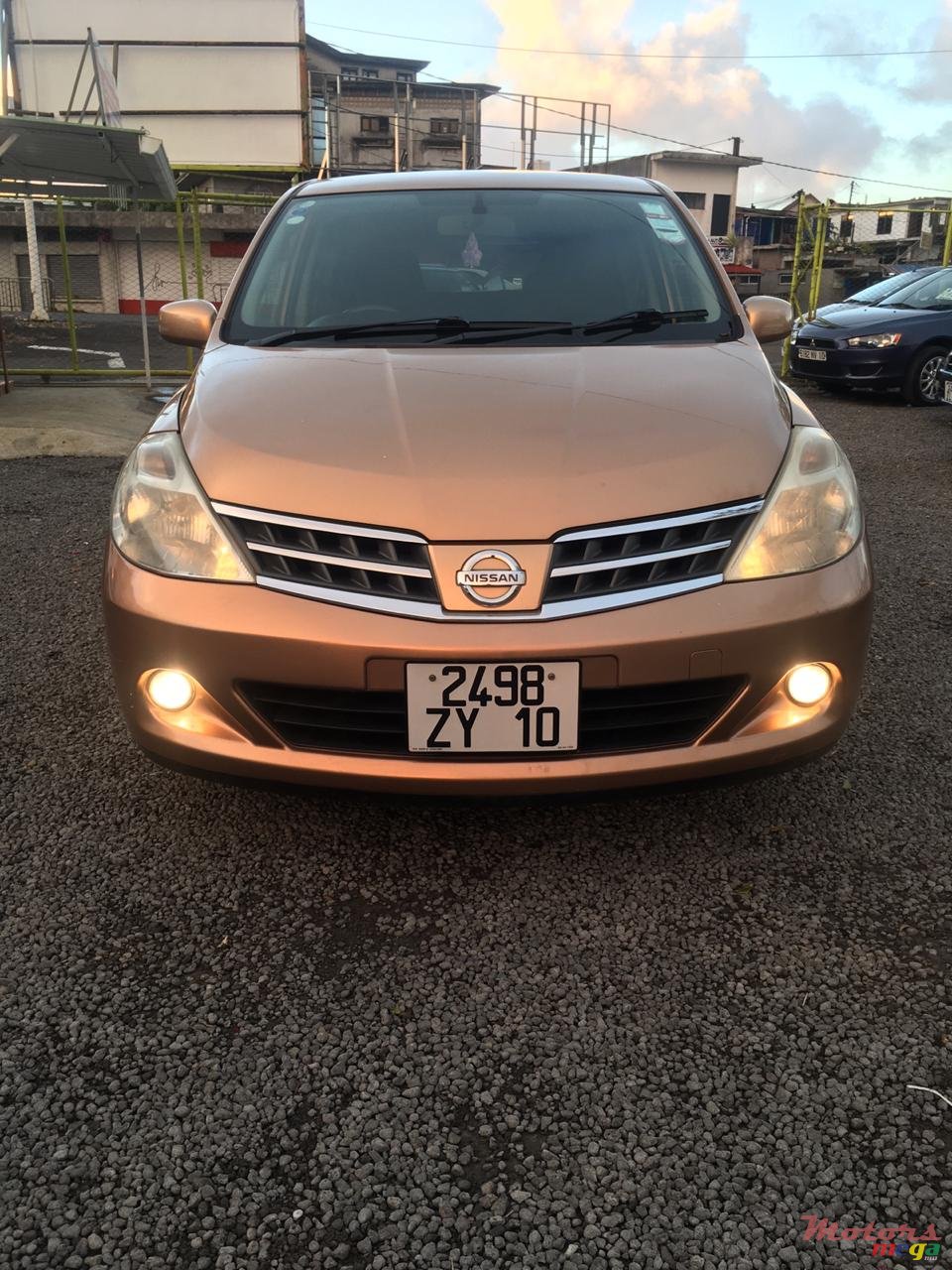 2010' Nissan Tiida photo #3